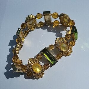 Elegant Gold and Green Beaded Bracelet